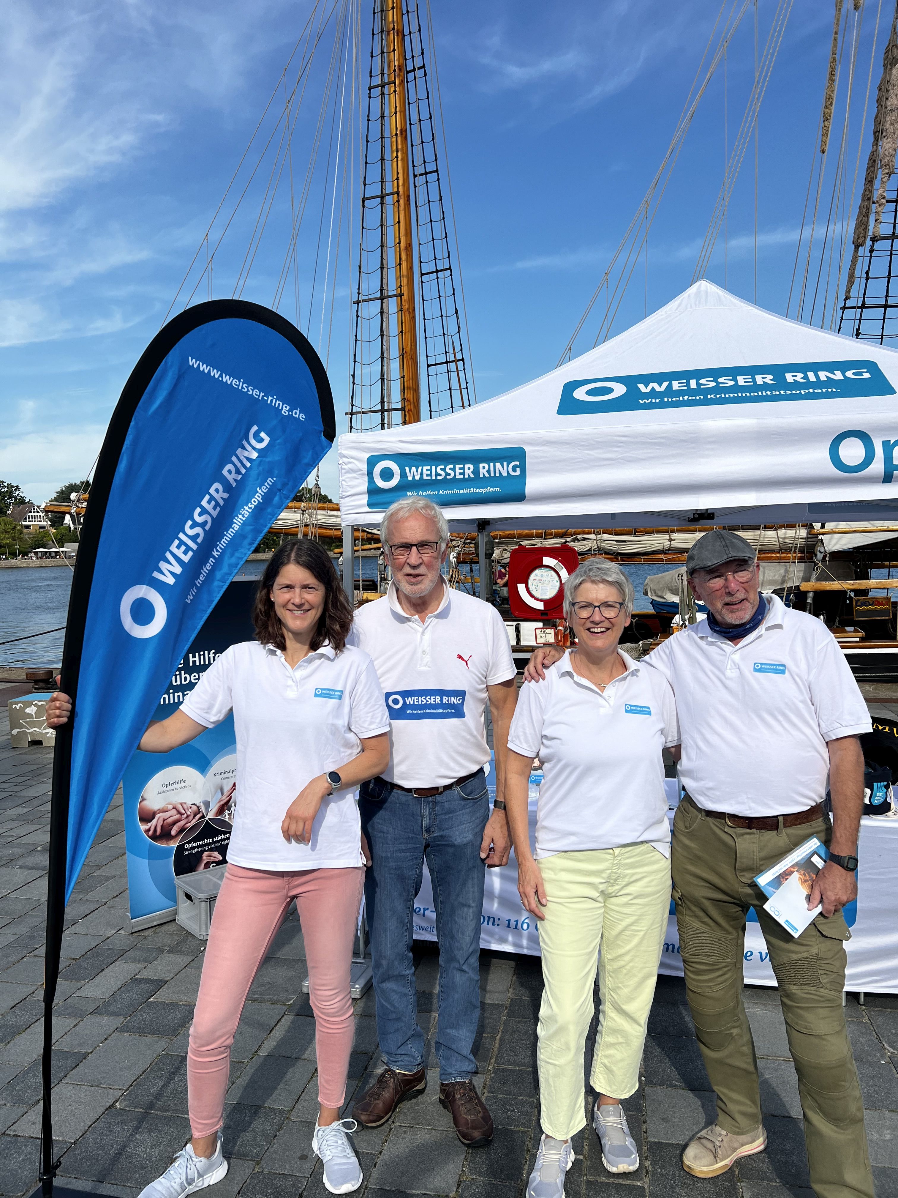 Unser bestens gelauntes Team am Infostand 