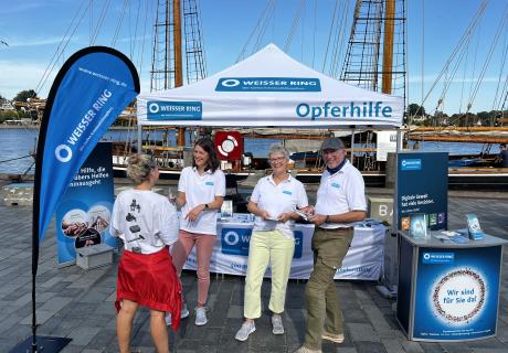 Unser Infostand vor maritimer Kulisse